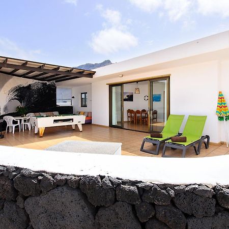 Famara Beach House ภายนอก รูปภาพ