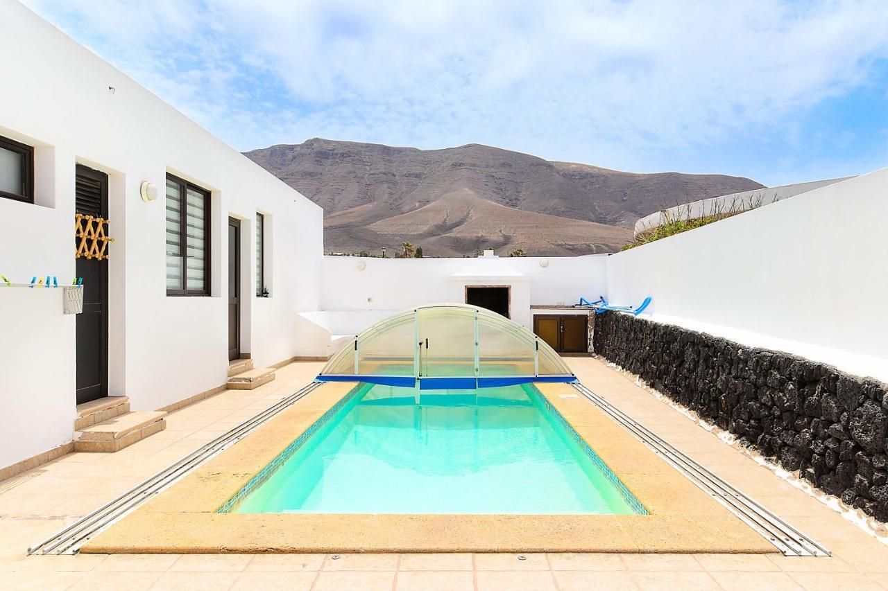 Famara Beach House ภายนอก รูปภาพ