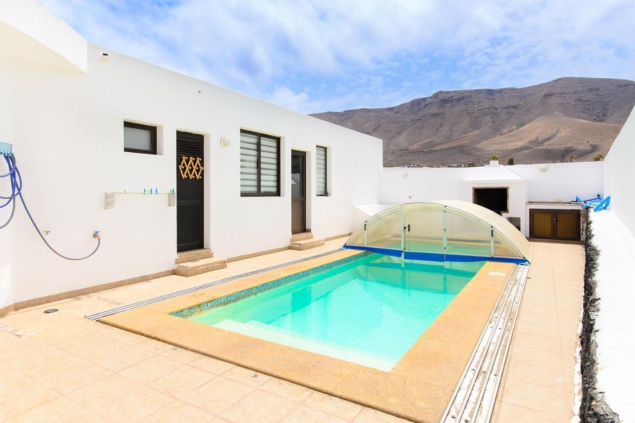 Famara Beach House ภายนอก รูปภาพ